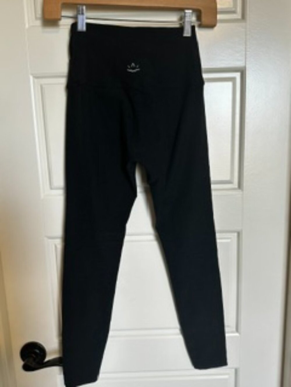 Beyond Yoga Leggings w/ Unique Criss Cross on top front